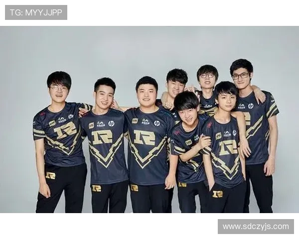 RNG在世界大师赛积分榜上以70分稳居第一位置,领先对手显著 RNG在世界大师赛积分榜上以70分稳居第一位置,领先对手显著