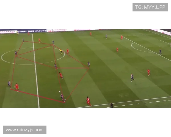 北京足球队区域防守体系解析及其战术应用探讨