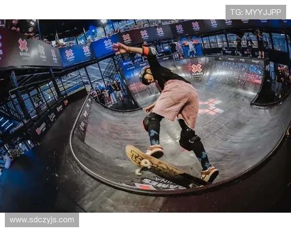 武汉滑板队在极限运动会中以76分稳居积分榜首位