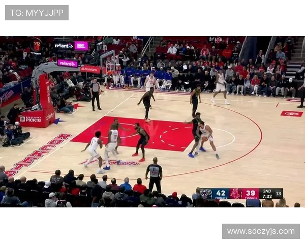 鹈鹕与火箭激战正酣NBA精彩对决引发球迷热烈讨论